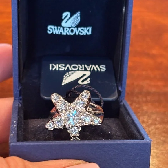 Swarovski Silver Starfish Ring - Picture 1 of 8